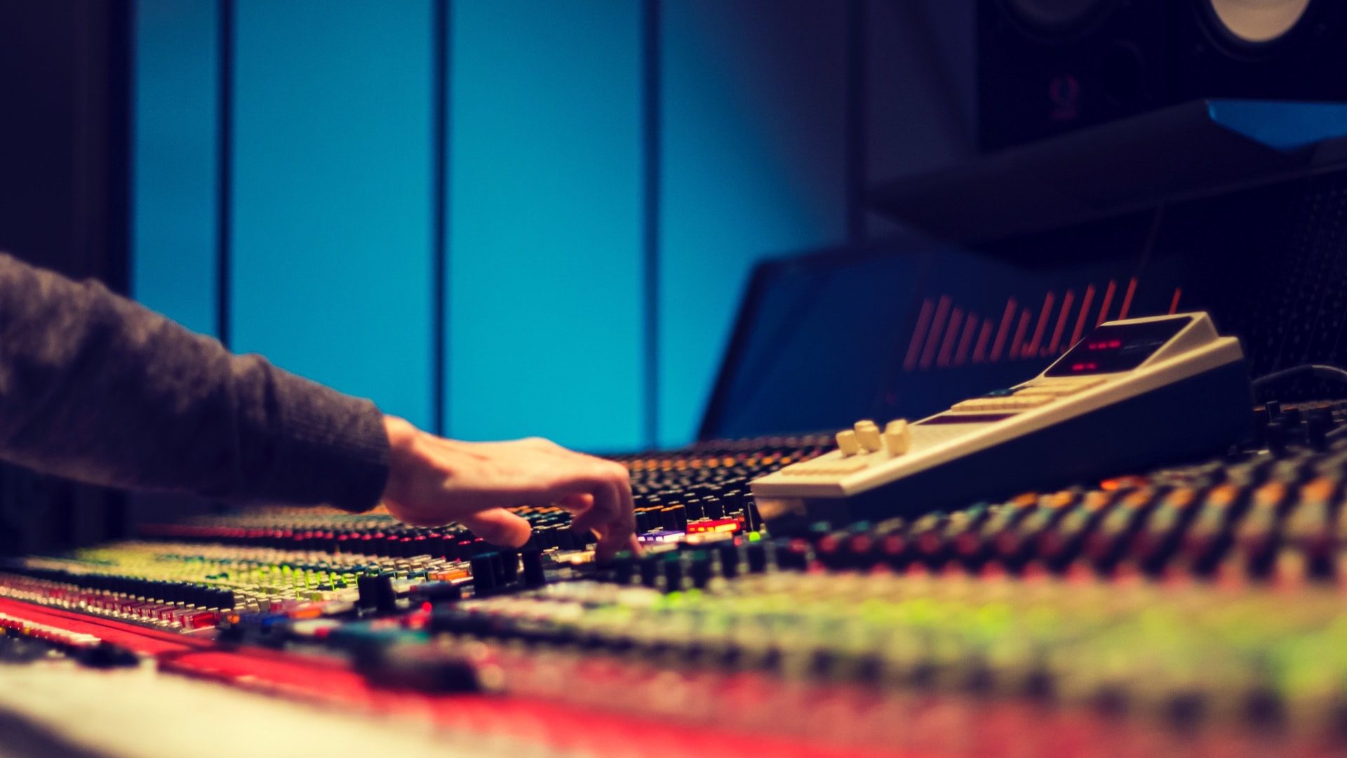 Quiet on the Set! How to Land a Production Sound Mixer Job